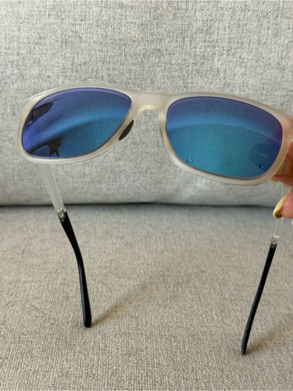 Maui Jim Tail Slide Frosted Crystal/Hawaii Blue Lens Unisex Sunglasses